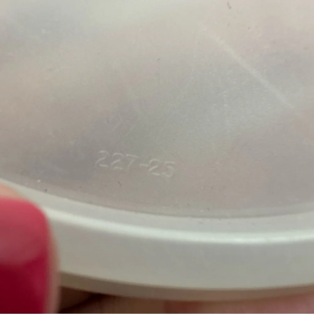 tupperware cereal Bowls with seals 